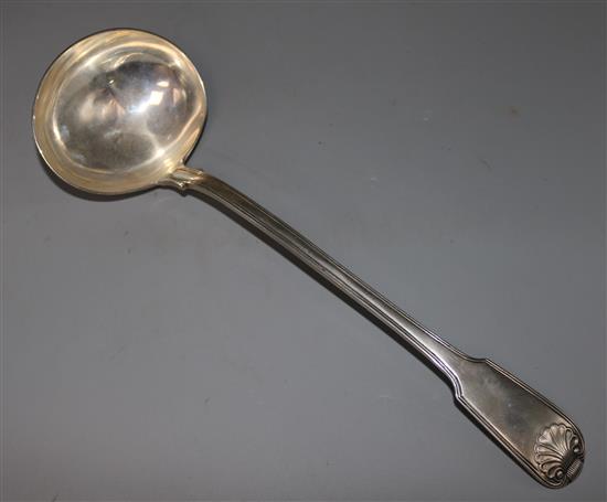 An early Victorian silver fiddle, thread and shell pattern soup ladle, 8.5 oz.